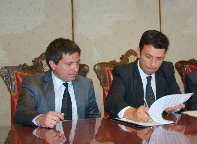 Marcelo Echazú (presidente saliente) y  Santiago Amsé.