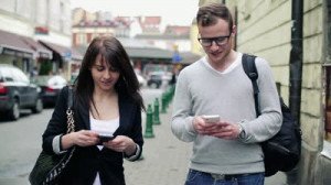 Las agencias online buscan a los millennials en foros y redes sociales