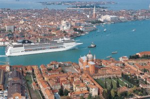 Venecia recorta los cruceros para 2014