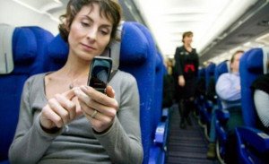Unión Europea aprueba uso de tabletas y smartphones en despegue y aterrizaje de los vuelos