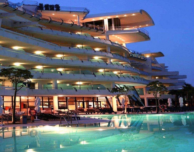 Hoteles Playa abre un sólo adultos en Estepona