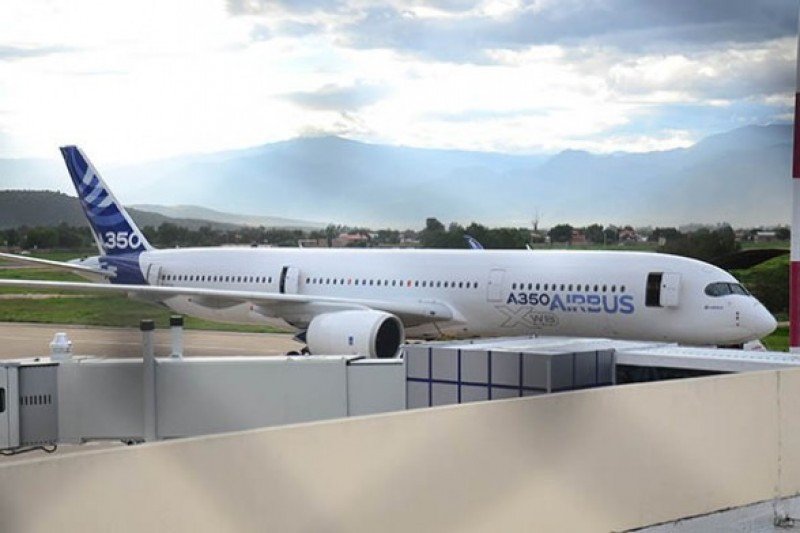Airbus A350-900 en el aeropuerto de Cochabamba en Bolivia. Foto: Los Tiempos