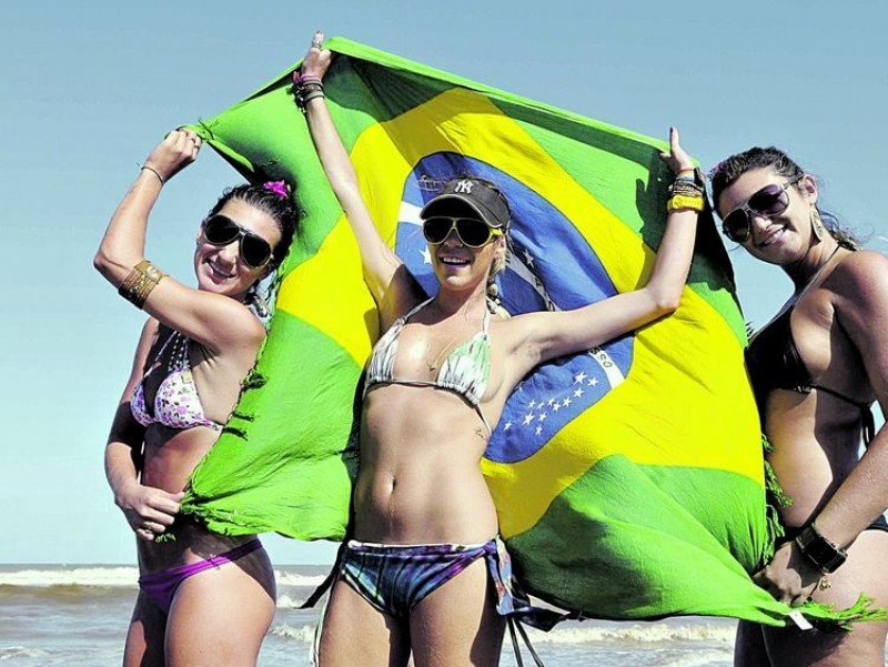Incremento del IOF altera planes de viajes de brasileños