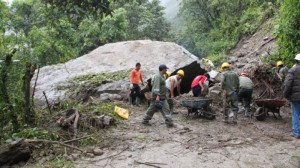 Acceso a Machu Picchu bloqueado por la caída de una gran roca