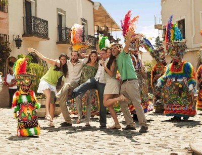 México recibió 23,7 millones de turistas extranjeros en 2013.