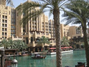 Dubai implanta la tasa turística