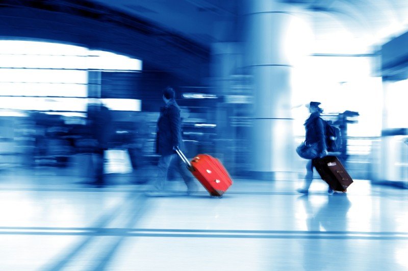 El 50% de los viajeros llega a su destino en avión. #shu#