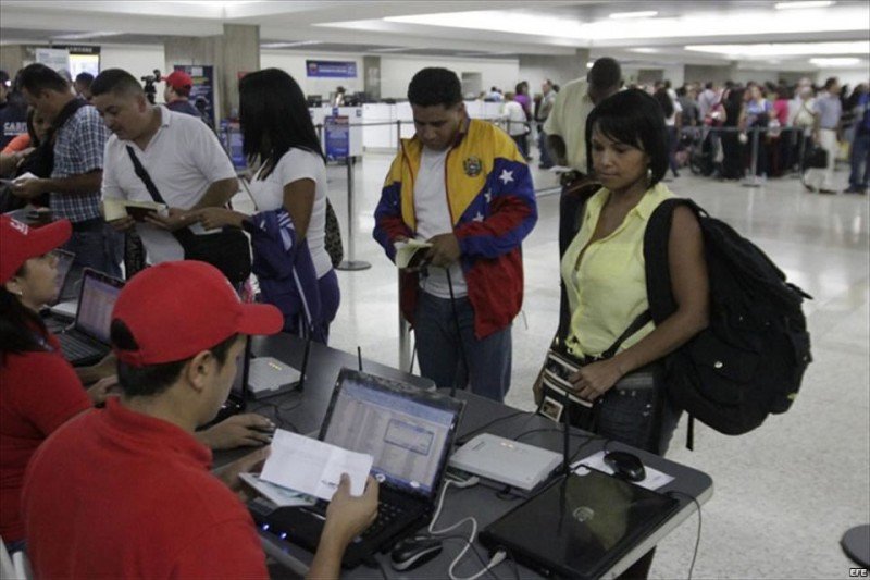 Venezolanos en el aeropuerto de Maiquetía.