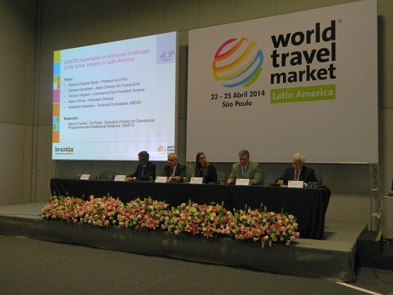 Panel sobre aviación en la WTM Latin America de Sao Paulo.