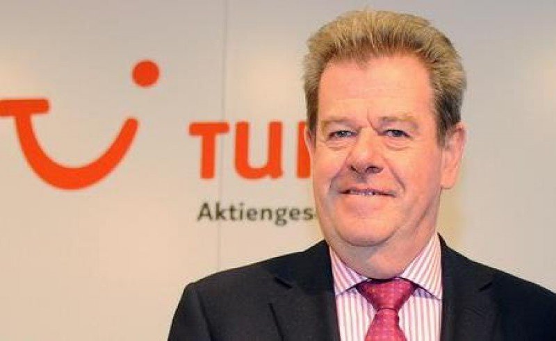El director ejecutivo de TUI Travel, Peter Long.