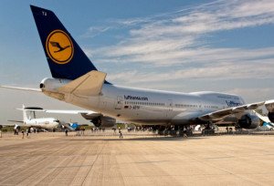 Lufthansa reduce sus pérdidas casi a la mitad 