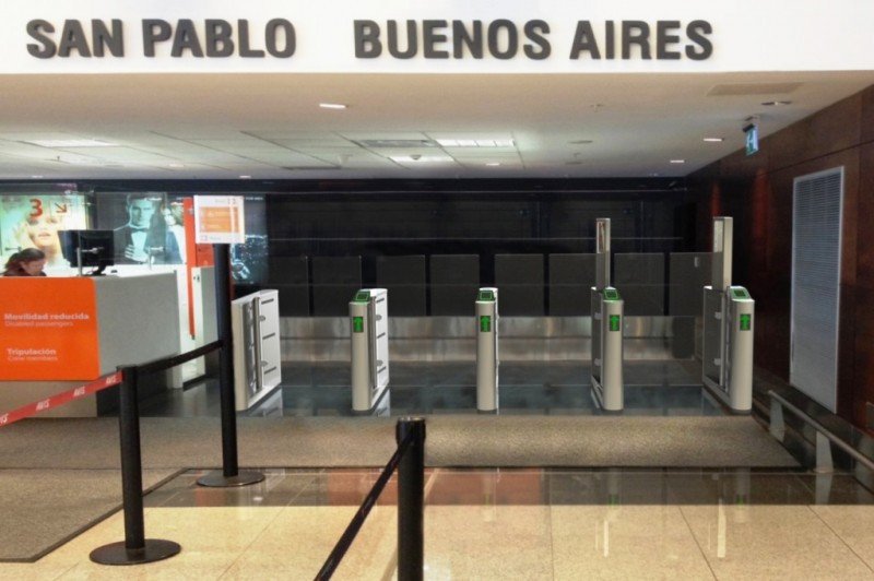 Nuevos lectores de documentos en el Aeropuerto de Carrasco.