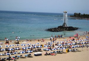 El empleo turístico se recupera en la playa pero apenas en la ciudad