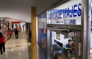 Las agencias venezolanas llevan más de una semana sin vender billetes de avión