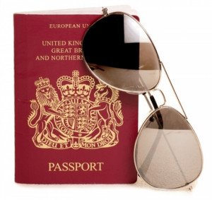 Caos de pasaportes en Reino Unido: 500.000 británicos sin documento para viajar
