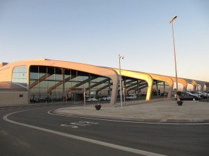 La Diputación de León plantea a las agencias una UTE para chartear vuelos