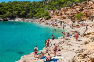 La marca Ibiza hace evaluación de daños tras una polémica campaña