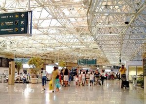 El Mundial comienza con huelga en aeropuertos de Rio y ómnibus de Natal