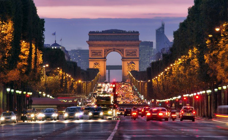 En París la tasa se elevaría a 10 euros por noche para pagar los proyectos de infraestructuras de transporte en marcha. #shu#