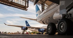 APTA denuncia falta de inversiones en talleres y hangares de Aerolíneas Argentinas