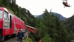 Descarrila un tren en Suiza: cinco heridos graves
