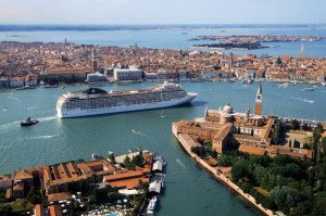 Venecia trabaja en una vía alternativa para los grandes cruceros