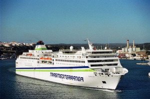Trasmediterránea lanza un servicio combinado de bus y barco