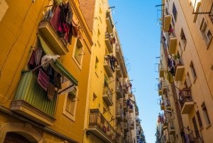 El Ayuntamiento de Barcelona inspeccionará de oficio pisos turísticos en la Barceloneta
