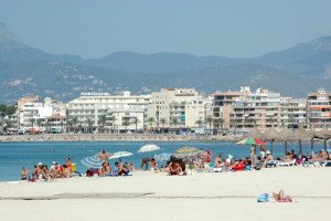 Palma de Mallorca aplica a destajo la ordenanza antibotellón y trileros