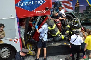 Al menos 13 heridos en choque de dos buses turísticos en Nueva York
