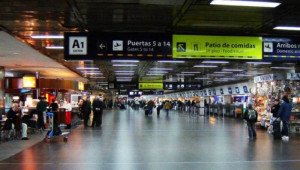 Más de 300 vuelos cancelados en Argentina por paro general