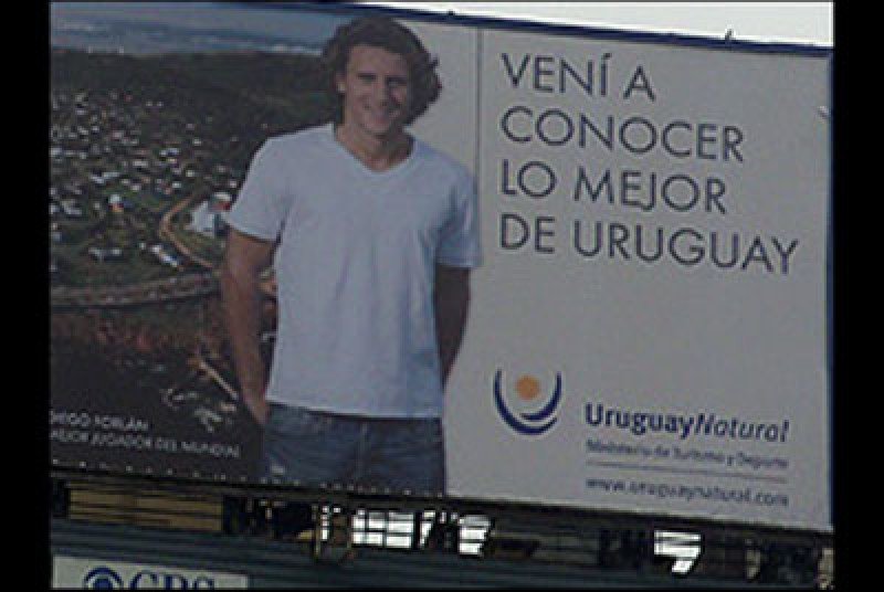 Diego Forlán fue la imagen turística de Uruguay en el verano 2010-2011.