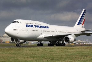 Air France prevé reducir pérdidas en la corta y media distancia en 2014