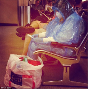 Fotonoticia: ¿miedo al ébola en los aeropuertos?