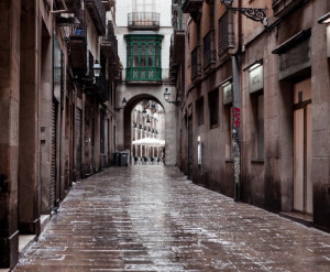 Barcelona no dará licencias de pisos turísticos hasta contar con una nueva normativa