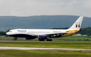 Monarch Airlines pospone su relanzamiento por falta de efectivo