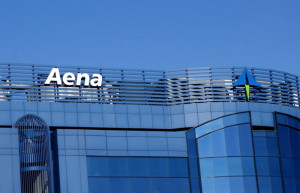 La salida a Bolsa de Aena se atrasa a los primeros meses de 2015, según Fomento