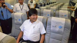 Aerolínea boliviana realiza primer vuelo a España con nave y pilotos propios