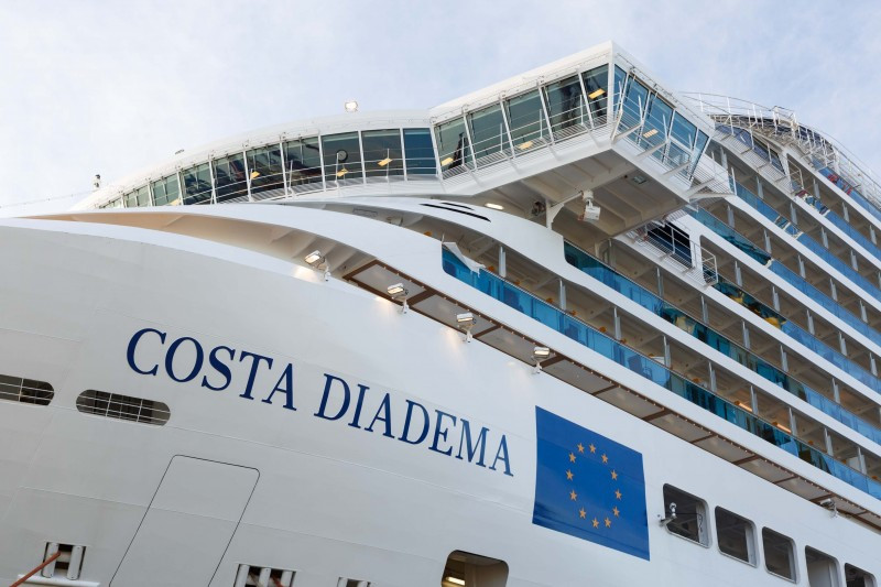 Fotonoticia: El Costa Diadema comienza a navegar