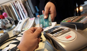 Cae 36% el gasto con tarjetas de crédito realizado por argentinos en Chile