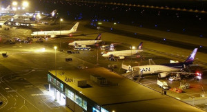 Aeropuerto de Lima suspende vuelos de madrugada por mantenimiento