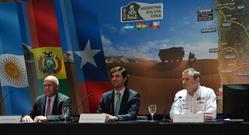 Izquierda a Derecha: Enrique Meyer (Ministro de Turismo); Juan Manuel Urtubey (Gobernador de Salta) y Etienne Lavigne (Director del Dakar).