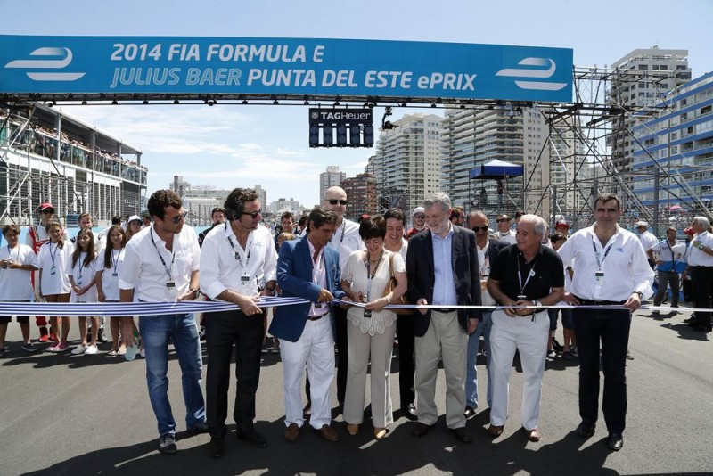 Autoridades uruguayas participaron de la inauguración de la pista.