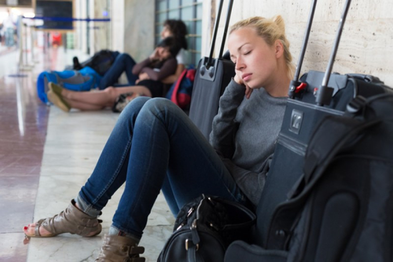Uno de cada cuatro viajeros europeos ha tenido que pasar la noche en un aeropuerto, según el estudio de la firma privada refund.me. #shu#