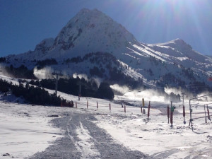 Estaciones de esquí del Pirineo prevén abrir el Puente de la Constitución