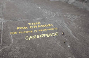 Perú enjuicia a activistas de Greenpeace que intervinieron las líneas de Nazca