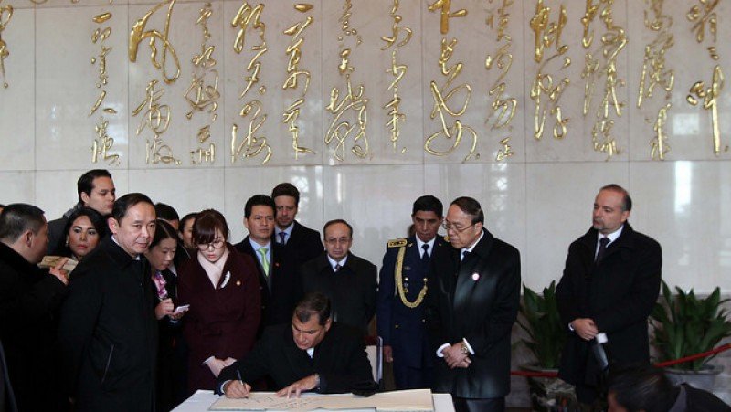 Rafael Correa en su visita oficial a China. Foto: Presidencia de Ecuador