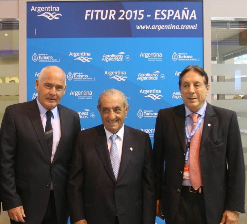 El ministro de Turismo de la Nación , Enrique Meyer, junto a Juan José Hidalgo (Grupo Globalia) y Oscar Ghezzi (CAT).