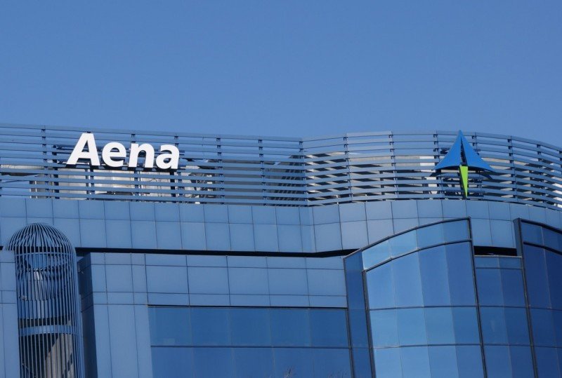 Aena sale a Bolsa valorada en 8.700 M € a 58 € por acción 