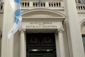 Argentina: egreso de dólares por turismo bajó 35% en 2014